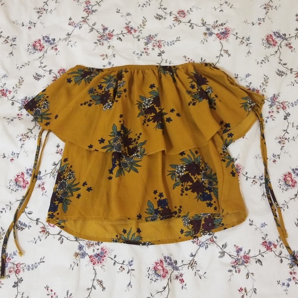 OFF THE SHOULDER FLORAL TOP WITH TIES